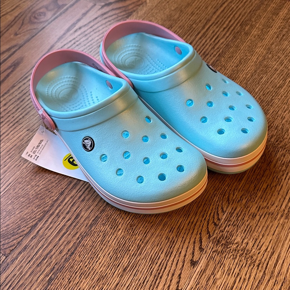 NEW Crocs